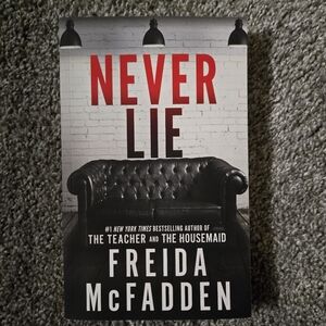 Never Lie by Freida McFadden Paperback Book